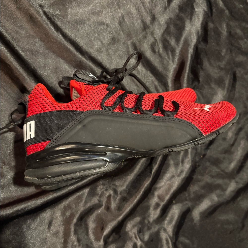 Puma Axelion Two-Tone Size 9